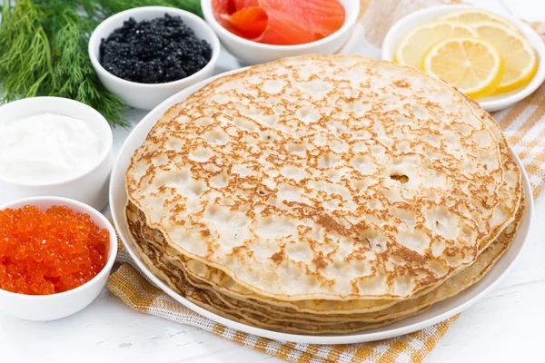 Traditionella ryska crepes, ovanifrån — Stockfoto