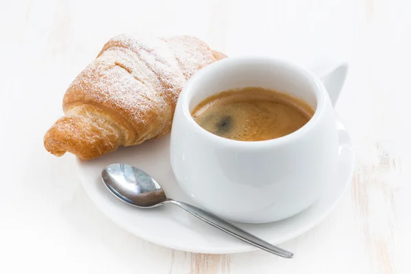 Traditional breakfast with coffee and fresh croissants, closeup — Stock Photo, Image