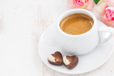 çikolata kalpleri ve espresso Sevgililer günü, en iyi görünüm için
