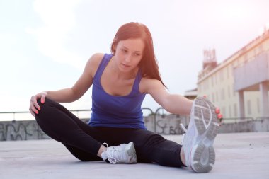 çalışma dışarı çekici genç bir kadın 