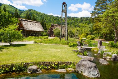 Tarihi Japon Shirakawa-go köyde yaz