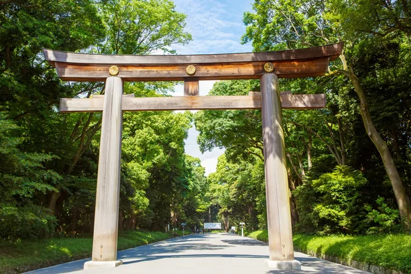 Torii z Meiji-Jingu v Tokiu v Japonsku. Historická svatyně — Stock fotografie