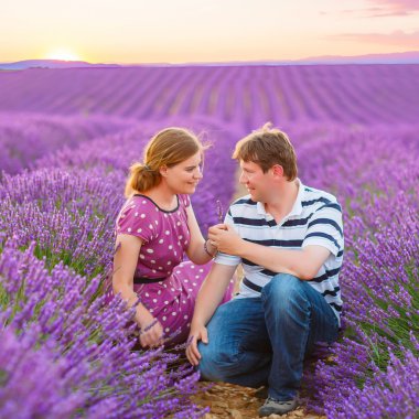 Fransa iki lavanta alanları Provence, sonra düğün.
