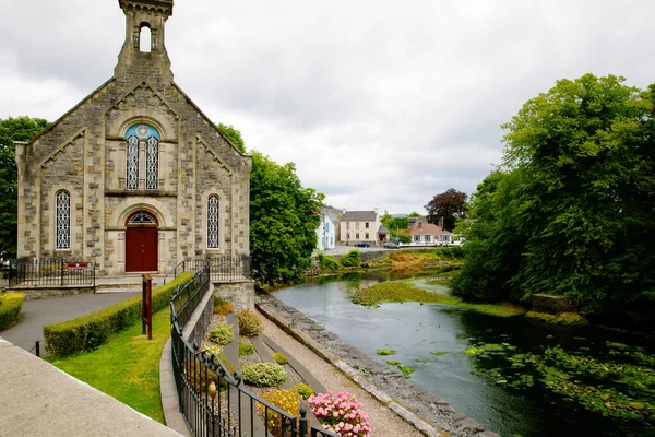 Linda Irlanda. Donegal, cidade irlandesa na ilha do Norte. Vista para as ruas. — Fotografia de Stock