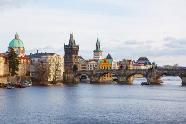 Soğuk bahar veya sonbahar günü, Prag, Cz köprü görünümü