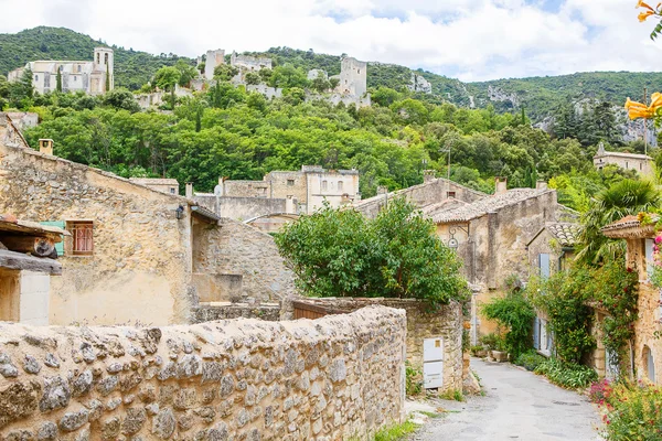 Visa på Provence byn tak och landskap. — Stockfoto