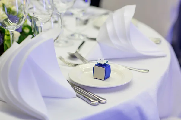 Decoração de conjunto de mesa elegante e romântico para casamento ou evento p — Fotografia de Stock