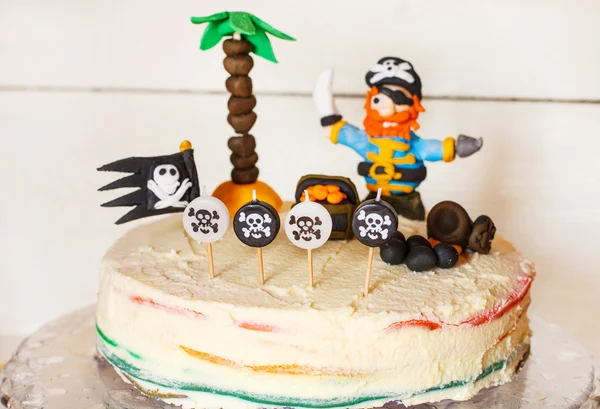 Homemade pirate rainbow cake for kid birthday — Stock Photo, Image