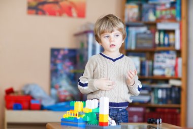 renkli plastik blok kapalı birçok ile oyun çocuk çocuk