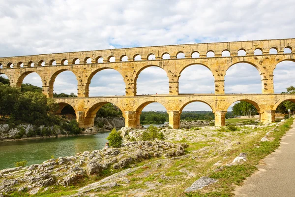 Pont du Gard, starego rzymskiego akweduktu w pobliżu Nimes w południowej Frank — Zdjęcie stockowe