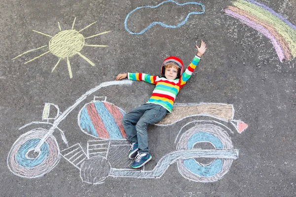 Kis gyerek sisak, motorkerékpár képet, rajzot colo — Stock Fotó