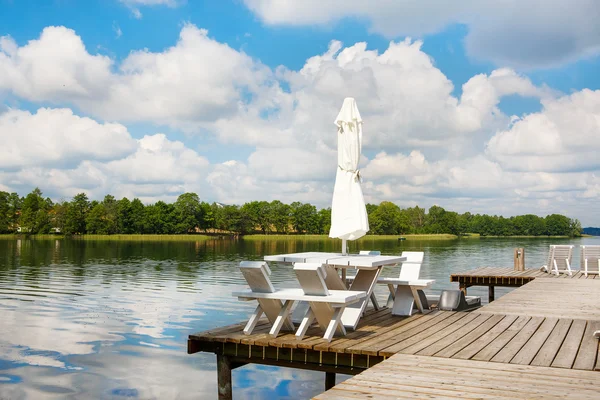 Piękny widok na jezioro w Mazurach, Polska — Zdjęcie stockowe