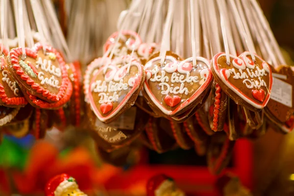 Pepparkakshjärtan på Nürnberg julmarknad — Stockfoto