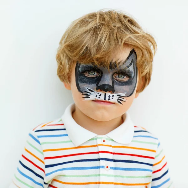 Niño pequeño con la cara pintada como animal —  Fotos de Stock