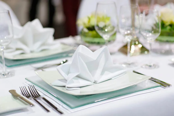 Conjunto de mesa para festa de casamento ou evento . — Fotografia de Stock