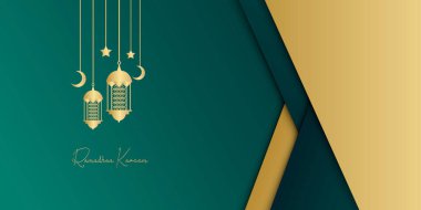 Altın ve koyu yeşil tosca ramazan arka planda fener, ay ve hilal süslemesi. İslami tebrik kartı tasarımı. Lüks Arabesk desenli Arap tarzı örtülü, broşür, el ilanı, afiş