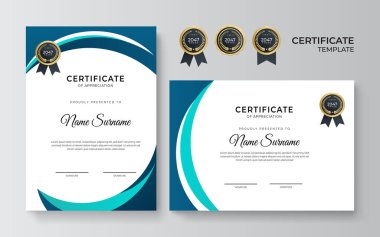 Modern temiz Dan basit mavi sertifika şablonu beyaz arka planda. Altın rozetli ve sınır çizgili başarı belgesi