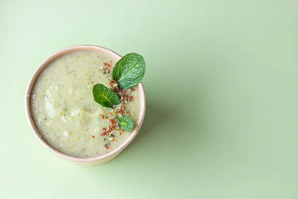 Sopa Creme Verde Vegetariano Recipiente Artesanato Para Levar Comida Decorada — Fotografia de Stock