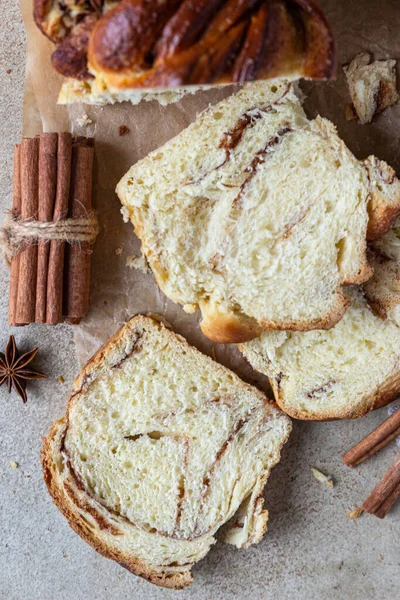 Babka Lub Chleb Brioche Cynamonem Brązowym Cukrem Domowe Ciasto Śniadanie — Zdjęcie stockowe