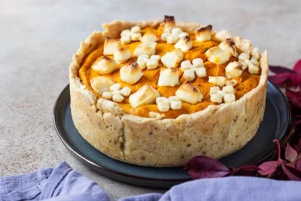 Homemade Pumpkin Pie Tart Thanksgiving Day Savory Pie Pumpkin Feta — Stock Photo, Image