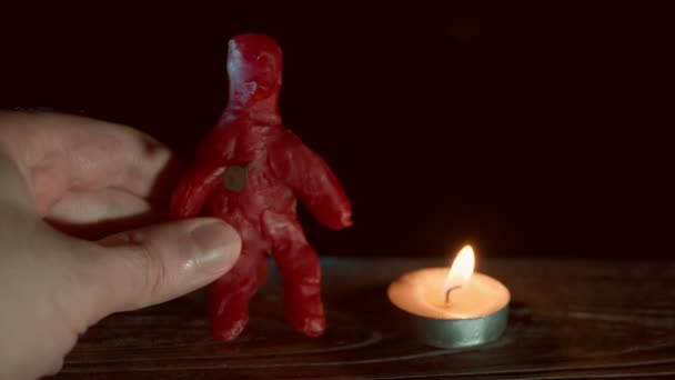 Κερί κούκλα κατάρα μαύρη μαγεία — Αρχείο Βίντεο