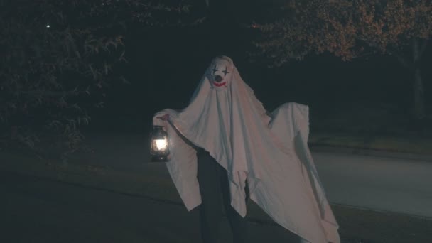 Clown ghost halloween costume — Stock Video