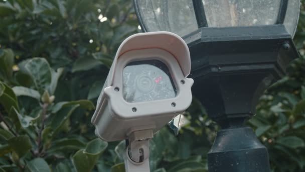 CCTV bewakingscamera buiten — Stockvideo