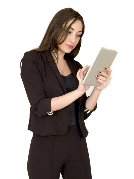 有吸引力的年轻专业商业女人抱着一台平板电脑 — 图库照片