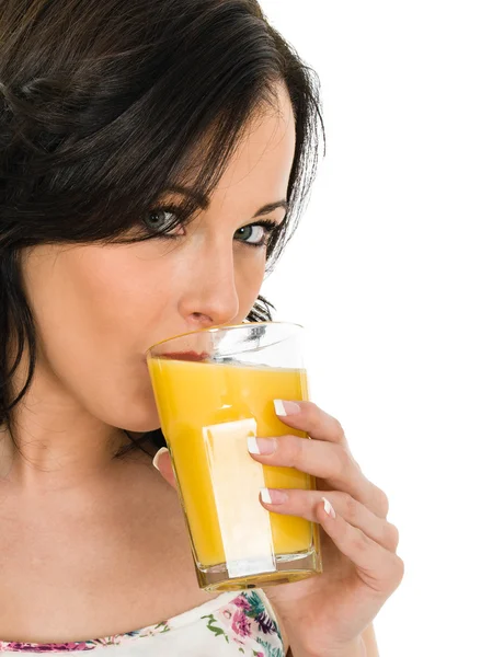 Gezonde aantrekkelijke jonge vrouw met een glas vers oranje J — Stockfoto