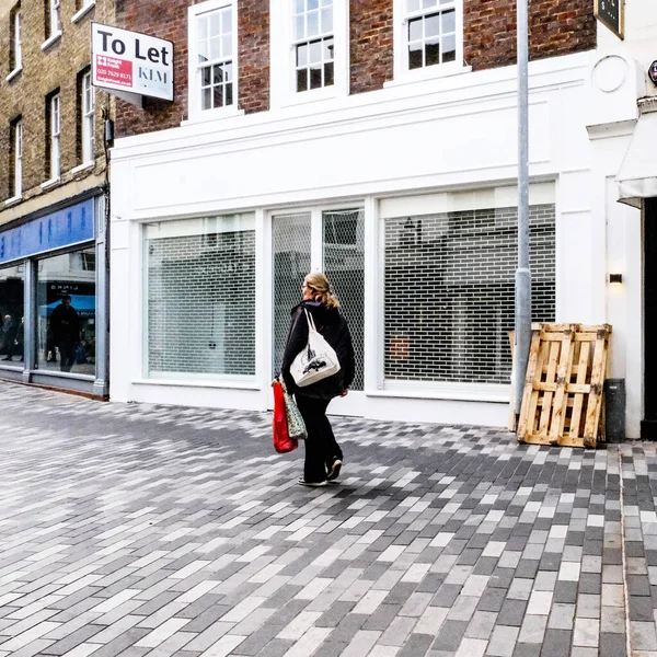 London October 2020 Single Anonymous Woman Walking Closed High Street — Stock Photo, Image