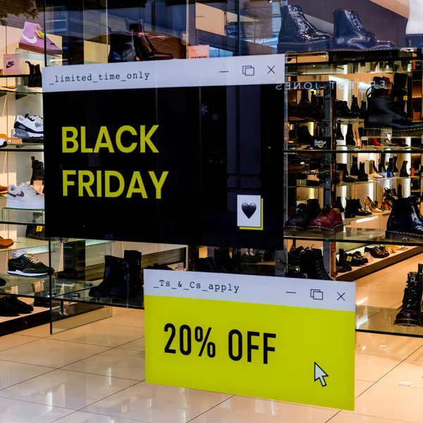 London December 2020 Shop Windown Advertising Black Friday Discounts Boost — стокове фото