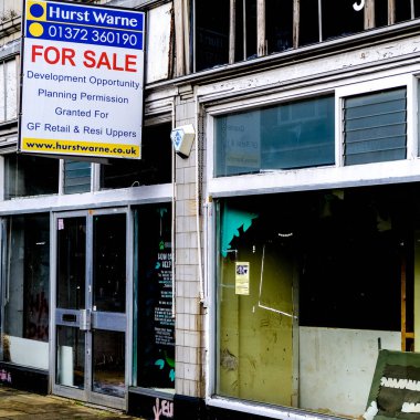 Londra İngiltere, 07 Ocak 2021, Covid-19 Salgın Kilitlenme Sırasındaki İş Başarısızlıkları nedeniyle Boş Dükkan Cephesi