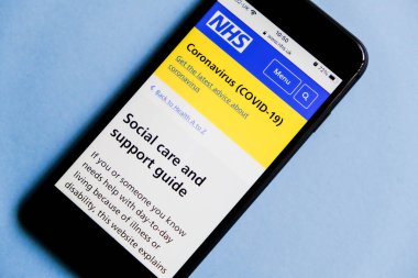 Londra İngiltere, 17 Ocak 2021, NHS Uygulama Mobil veya Akıllı Telefon Ekran Görüntüsü Sosyal Korkutma ve Destek Rehberi