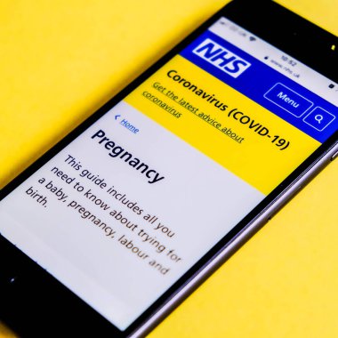 Londra İngiltere, 17 Ocak 2021, NHS Mobil Uygulama veya Hamilelik için Akıllı Telefon Ekran Görüntüsü