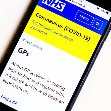 Londra İngiltere, 17 Ocak 2021, NHS Uygulama Mobil veya Akıllı Telefon Ekran Görüntüsü GP Kayıt ve Randevuları Kapsayan Covid-19