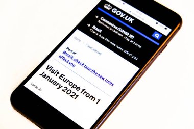 Londra İngiltere, 18 Ocak 2021, İngiltere Hükümeti Cep Telefonu Web Sitesi Avrupa 'yı Ziyaret İçin Yeni Brexit Kurallarının Ekran Görüntüsü