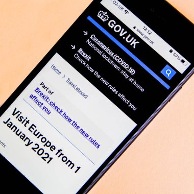 Londra İngiltere, 18 Ocak 2021, İngiltere Hükümeti Cep Telefonu Web Sitesi Avrupa 'yı Ziyaret İçin Yeni Brexit Kurallarının Ekran Görüntüsü