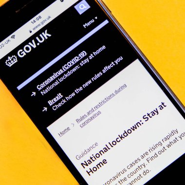Londra İngiltere, 18 Ocak 2021, Hükümet İnternet Sitesi Ana Sayfası Uyarı Ulusal Kapatma Kapanışı Covid-19 Salgınında Evde Kalın