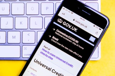 Londra İngiltere, 19 Ocak 2021, Devlet İnternet Sitesi Evrensel Kredi Yardımı İçin Ekran Görüntüsü
