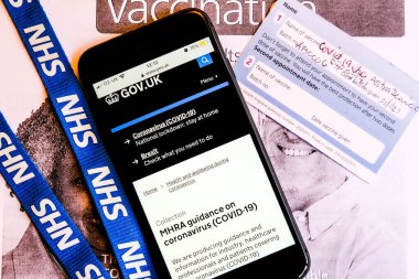 Londra İngiltere, 31 Ocak 2021, Coronavirus Covid-19 Aşısı Klinik Deneme Uygulamalarının Cep Telefonu Ekran Görüntüsü