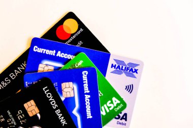 26 Ocak 2021 'de Londra' da, insanların mali sıkıntılı zamanlarında kredi kullandıkları banka hesapları ve kredi kartları kullanılmadı.
