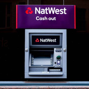 Londra İngiltere, 15 Mart 2021, NatWest Cash Point İnsansız ATM Makinesi
