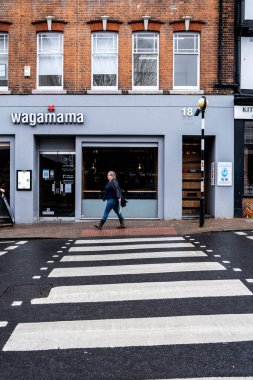 Londra İngiltere, 26 Mart 2021, Wagamama Asya Gıda Zinciri Covid-19 Coronavirus Kilitlemesi sırasında açıldı.