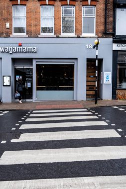 Londra İngiltere, 26 Mart 2021, Wagamama Asya Gıda Zinciri Covid-19 Coronavirus Kilitlemesi sırasında açıldı.