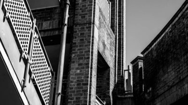 Kingston Upon Thames London UK, Mayıs 04 2021, Black and White Image Geometric Shapes and Pattenrs On a Modern Merdiven Mimari Tasarımı