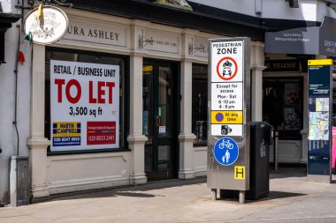 Kingston Londra 'da, 07 Mayıs 2021' de Laura Ashley adında bir dükkan dulunun iflas etmesine izin vermek için kiralanmış.