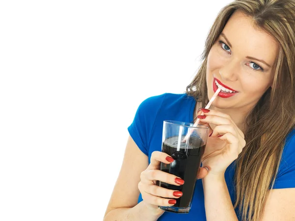 Young Woman Drinking Fizzy Cola Drink — Stock Photo, Image