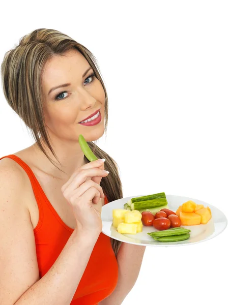 Mujer joven comiendo cinco al día —  Fotos de Stock