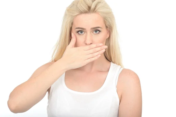 Çekici oldukça genç kadın ile bir el içinde ön Her ağız 