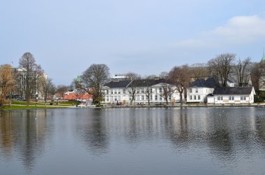 Breiavatnet göl şehir merkezi Stavager Norveç